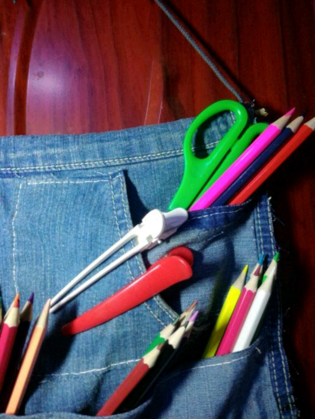 最简单的牛仔收纳袋,废物利用自制挂墙收纳袋