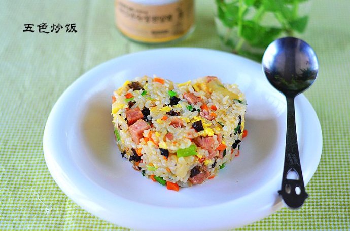 给炒饭点颜色看看——五色炒饭