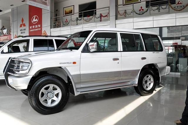 诞生于军工厂，仅卖11万，有人将它比作国产霸道，砸锅卖铁也要买