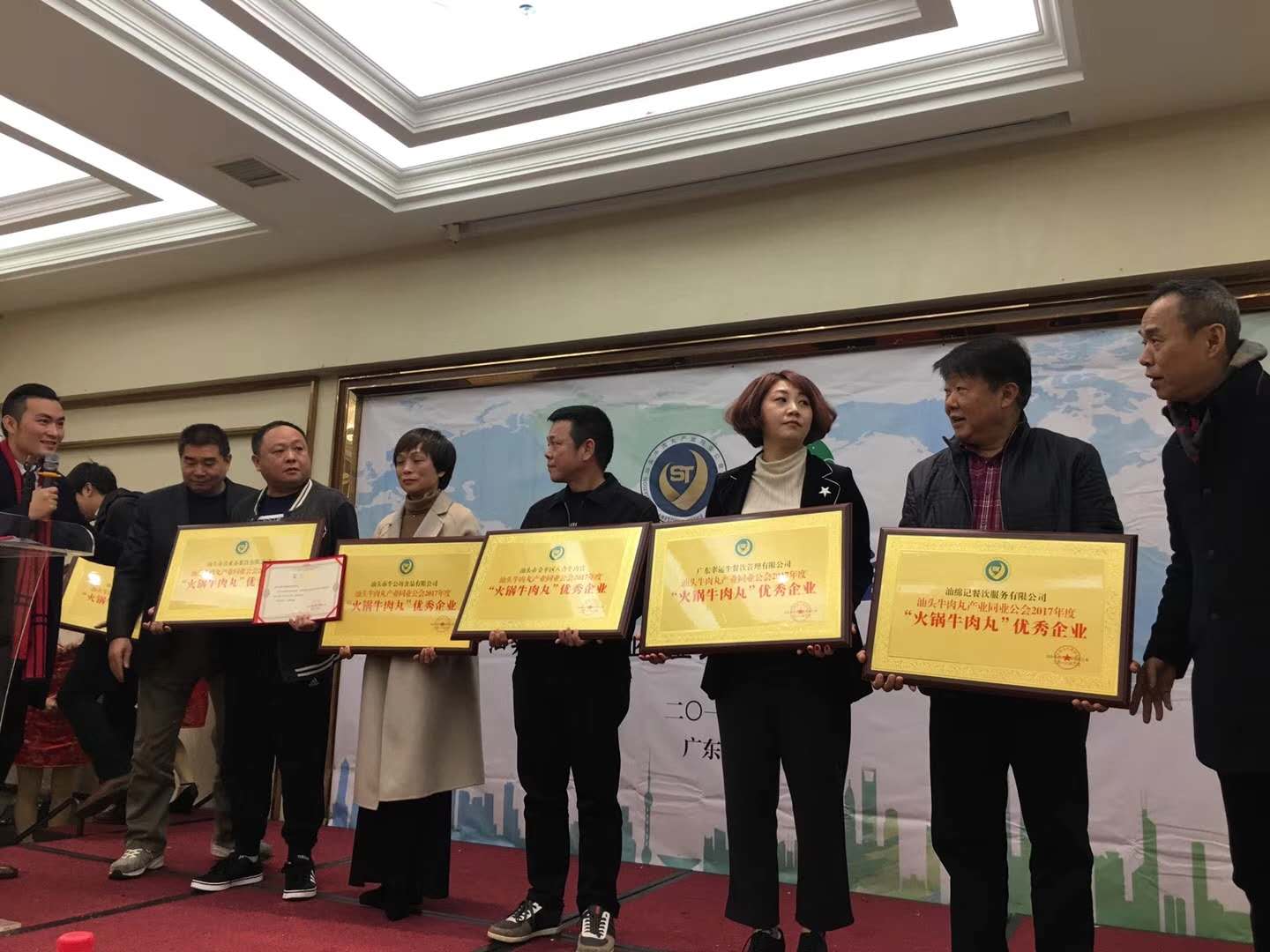 餐企老板看过来④中烹协：河南去年餐企513亿食客进店首认品牌