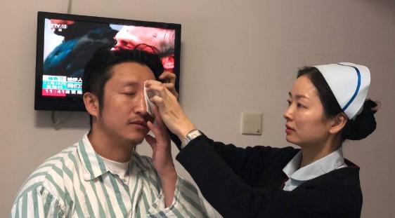 邹市明眼睛恢复视频,拳王邹市明眼睛受伤视频