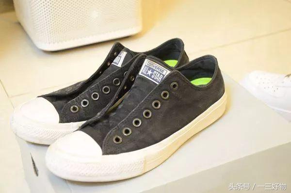 白鞋自然发黄,黑鞋白底发黄怎么办