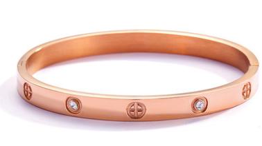 首饰佩戴搭配技巧,首饰的佩戴常识