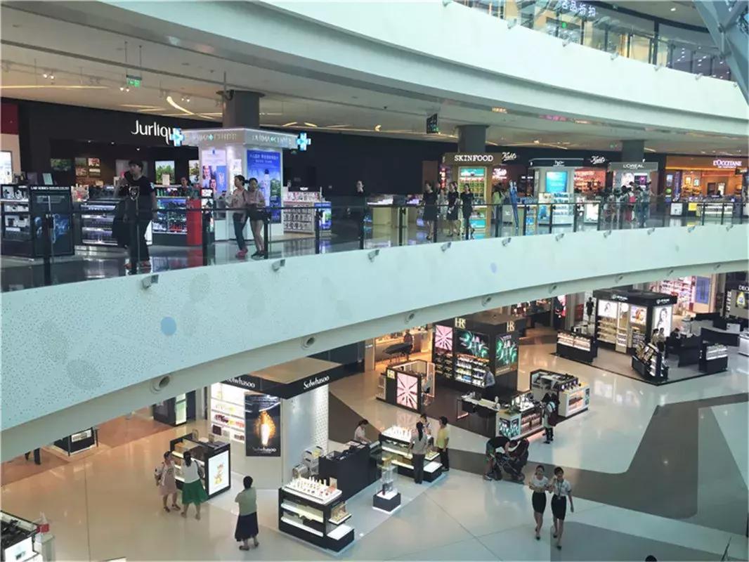 2018三亚免税店购物攻略，三亚免税店免费接送大巴班车