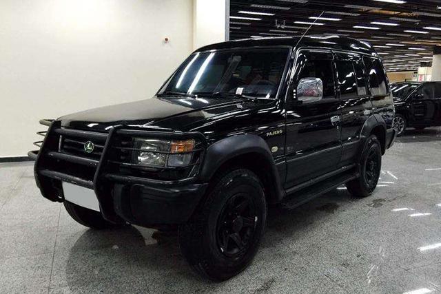 诞生于军工厂，仅卖11万，有人将它比作国产霸道，砸锅卖铁也要买