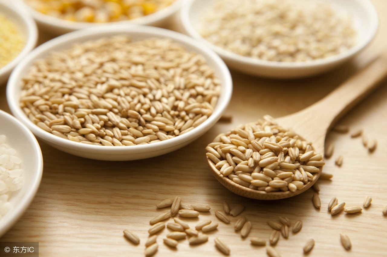 嘴唇干裂脱皮中医辨证治疗方法,嘴唇干裂脱皮的食疗方