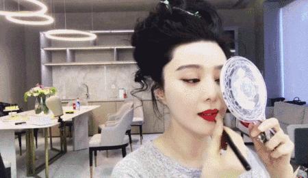 范冰冰涂的是什么口红色号,范冰冰无底妆只涂口红