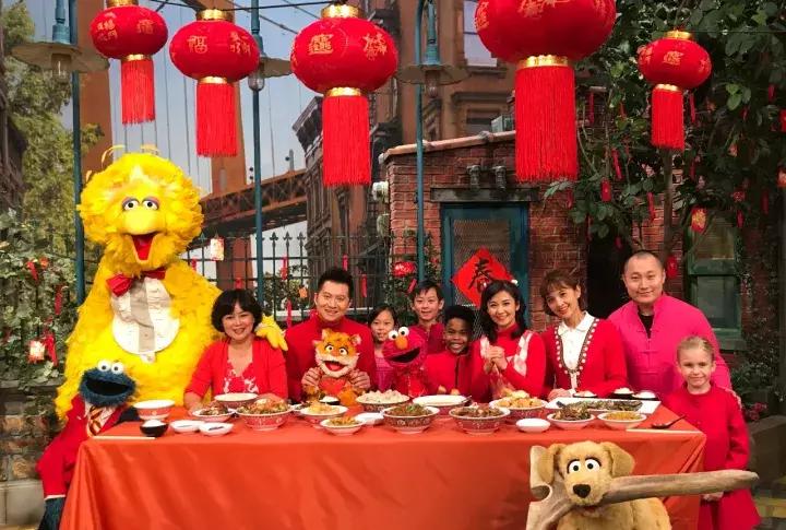 走起~今晚18:30拿出手机摇一摇，《过年啦》惊喜来袭！