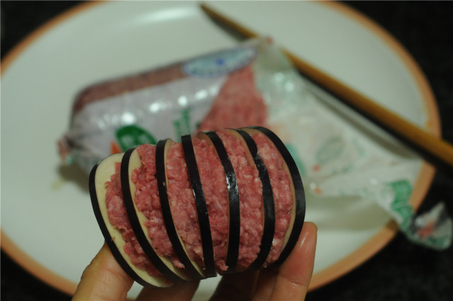 茄子灯笼年夜饭必备菜,茄子做成灯笼的做法视频