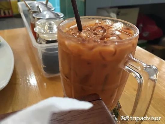 男明星喝奶茶合集,男子一夜喝十杯奶茶