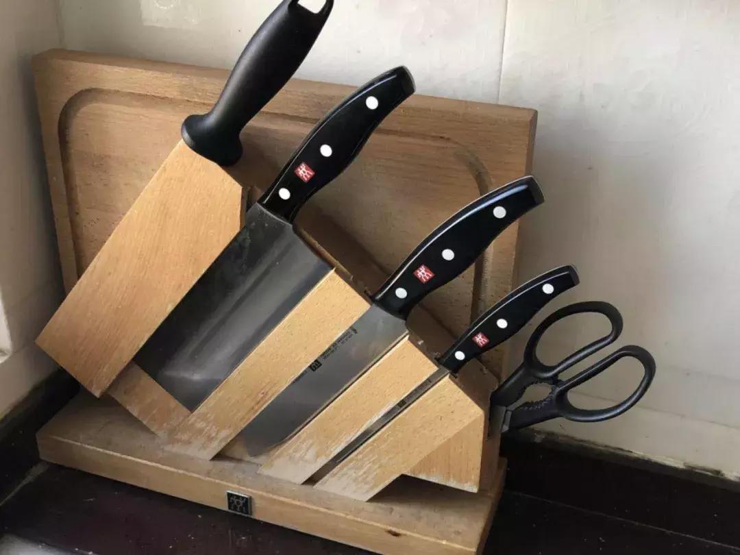 爸妈结婚纪念日送什么礼物好 (父母礼物实用型推荐)