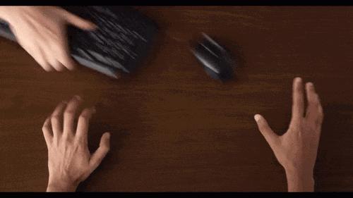 打字员的日常任务就是手指在键盘上跑半马拉松