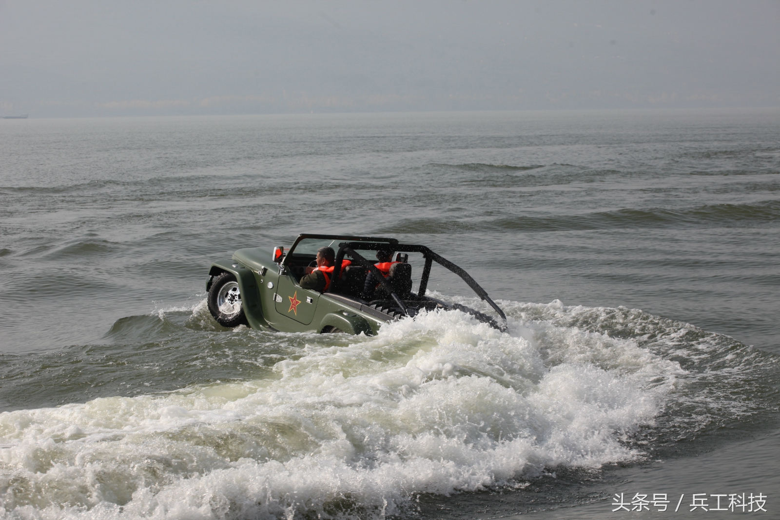 中国新型战车机动性,中国新型轮式步兵战车火力