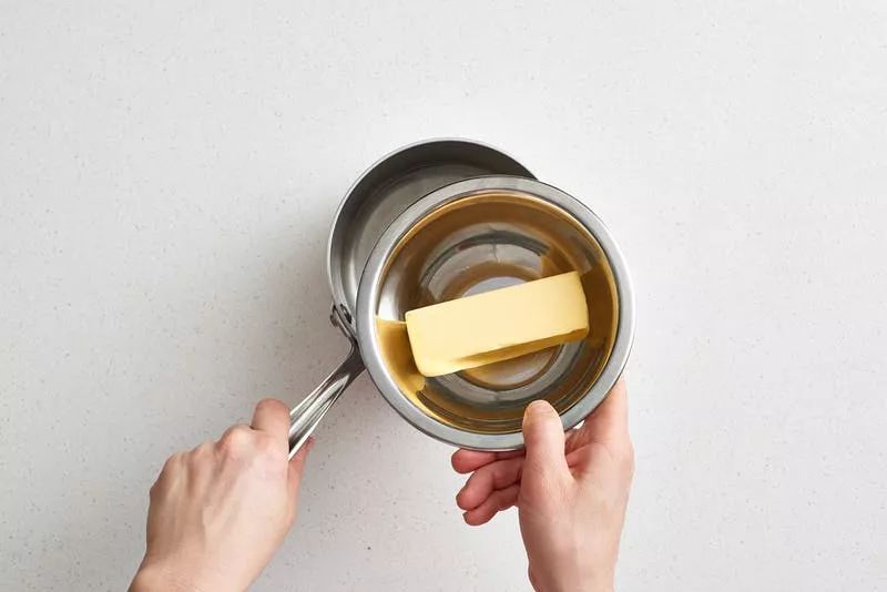 冬天快速软化黄油的小窍门,软化黄油的最快方法烤箱