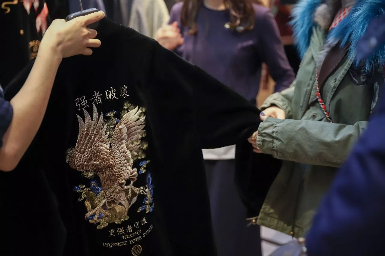 一针一线中式嫁衣,一针一线时尚