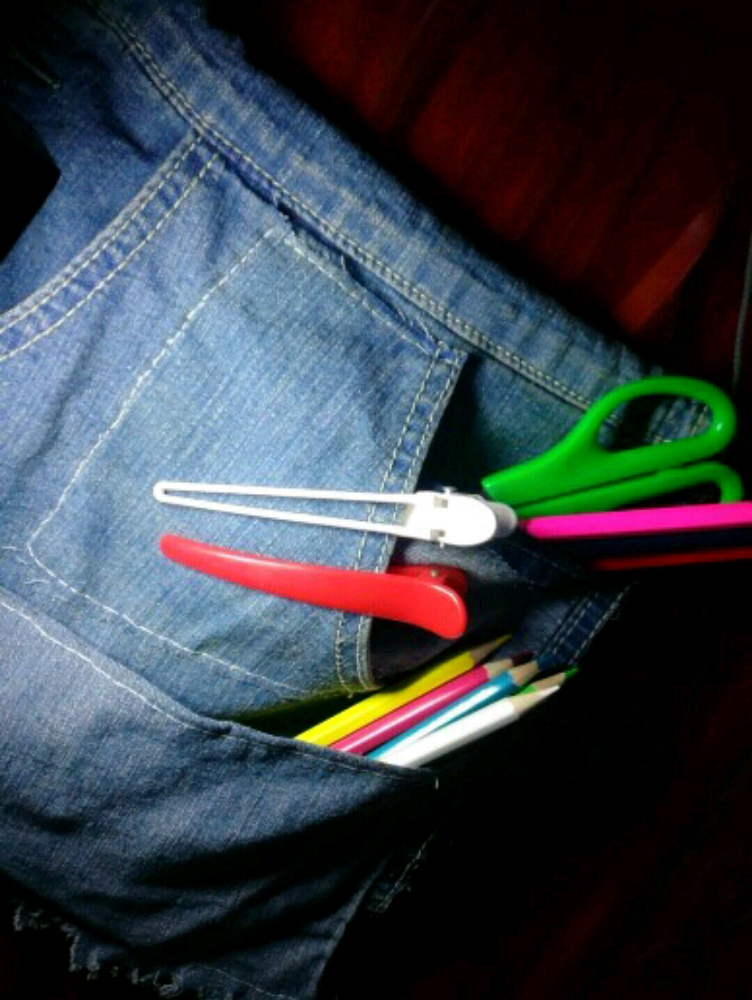 最简单的牛仔收纳袋,废物利用自制挂墙收纳袋