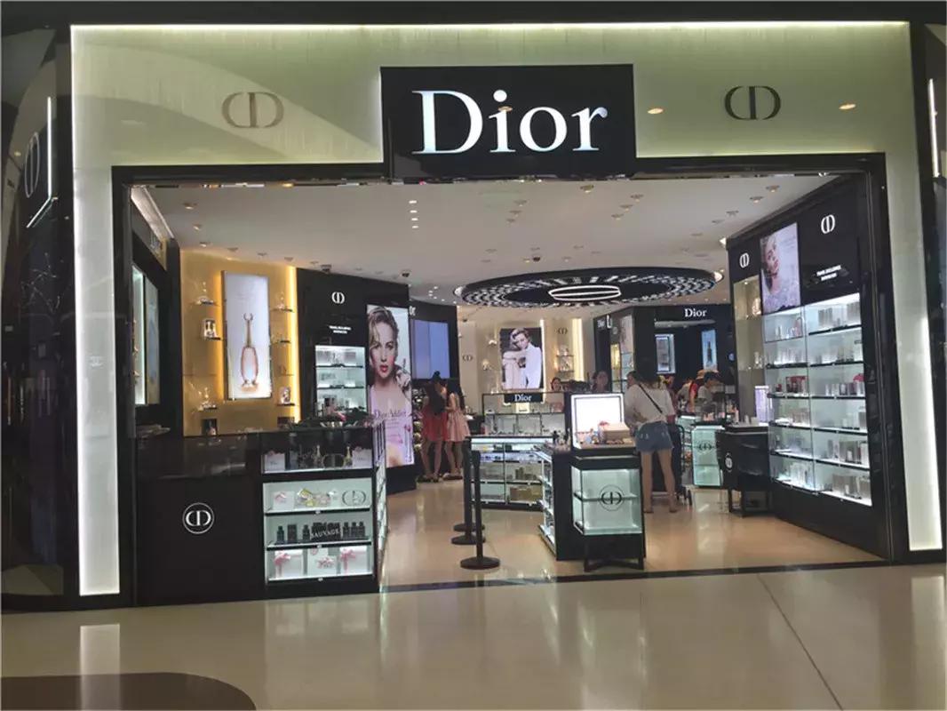 2018三亚免税店购物攻略，三亚免税店免费接送大巴班车