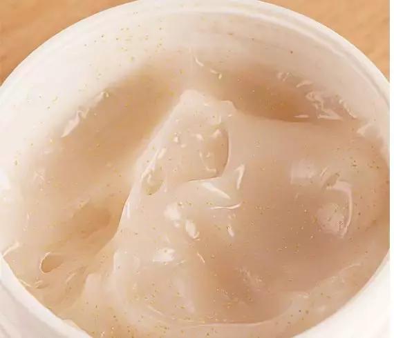 可以搓出奶珠的面霜,能揉出粉珠的面霜