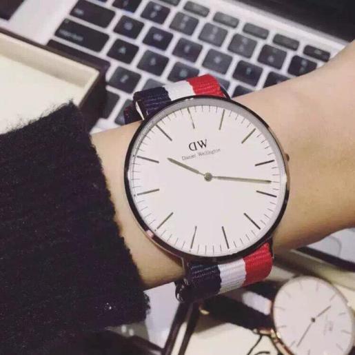 dw时尚手表怎么样,dw手表是电子手表