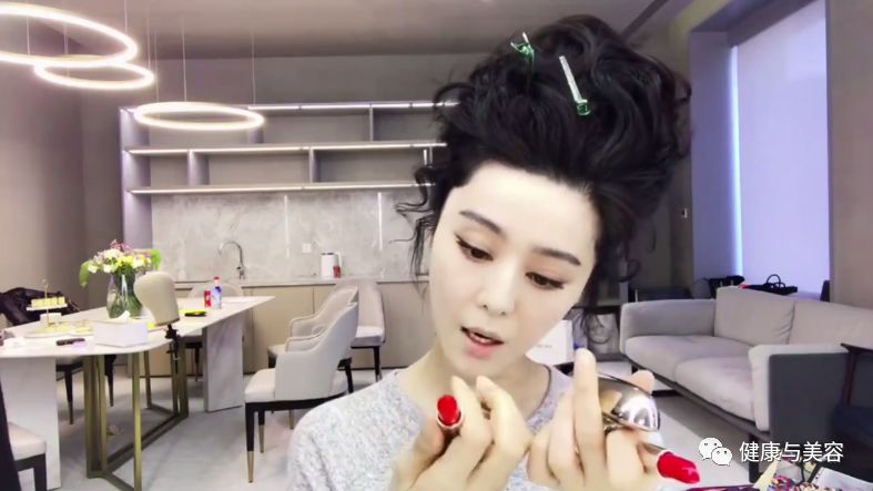 范冰冰涂的是什么口红色号,范冰冰无底妆只涂口红