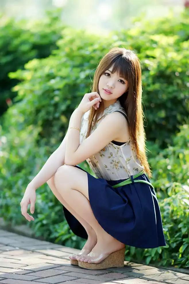 1个宇宙，8大行星，204个国家，我竟如此荣幸，可以遇见你！