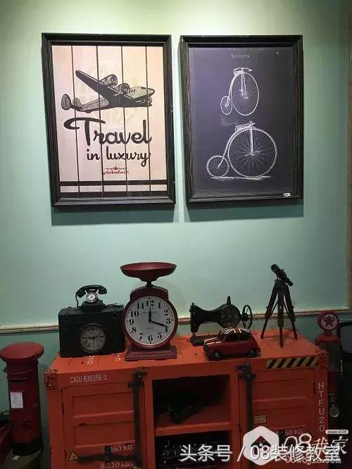 一直在纠结沙发背景墙要不要挂画,今年最流行挂画怎么选