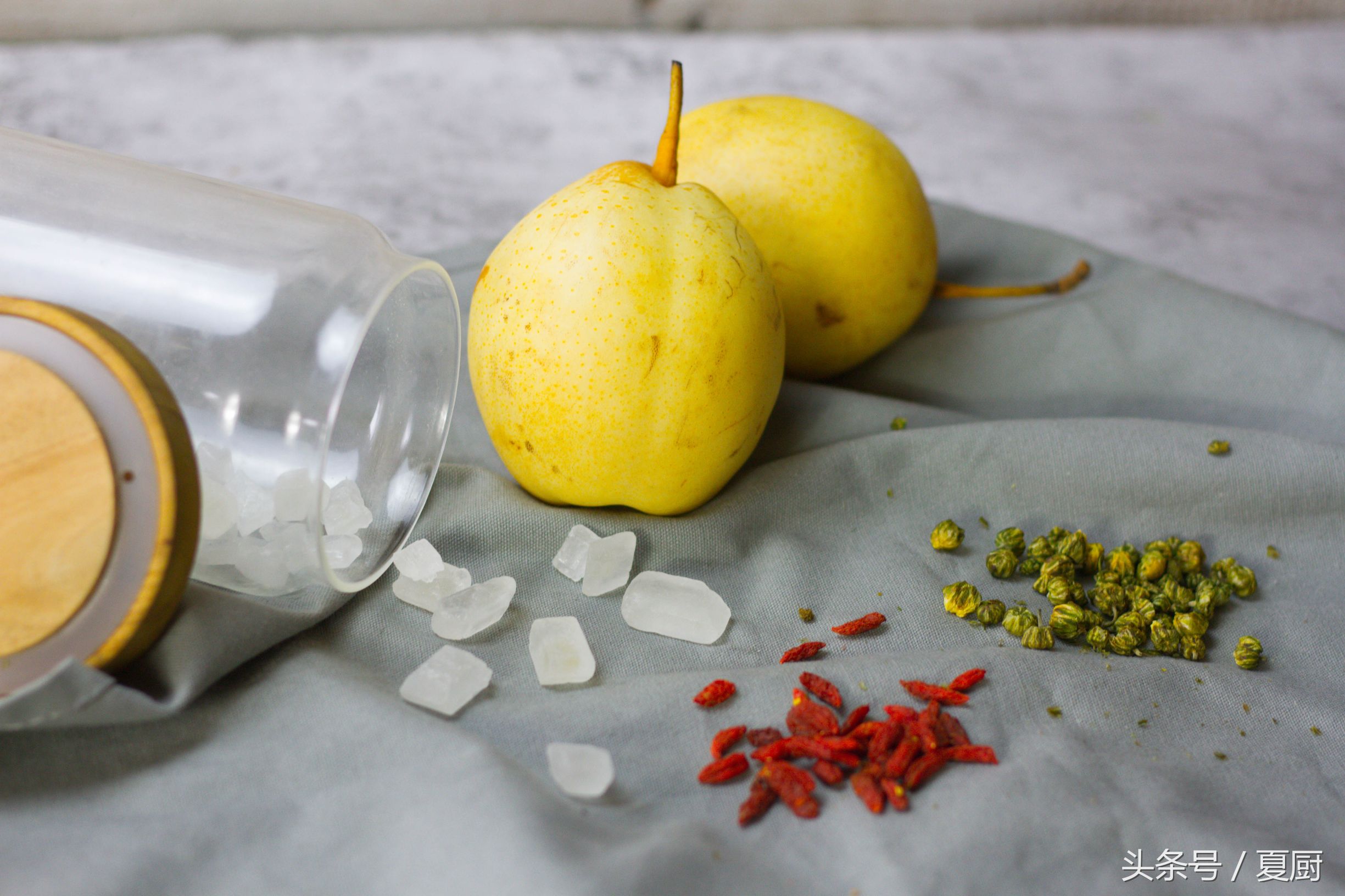 发财中国年吃太多的热气食物，菊花雪梨茶清肺热，性价比很高