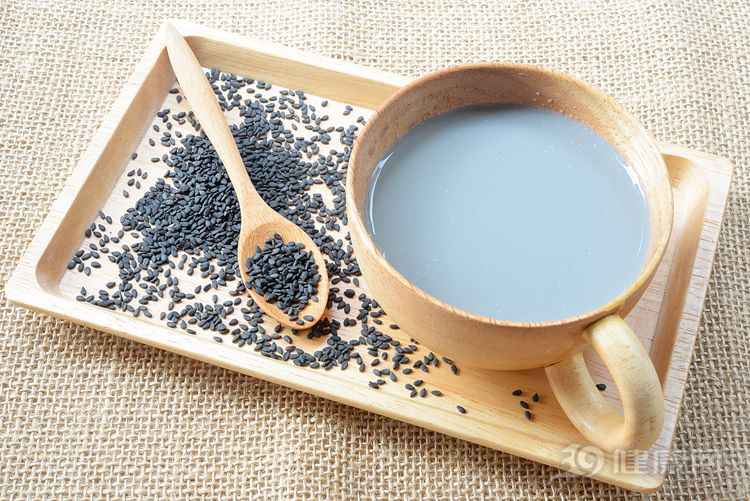 黑芝麻的归经与功效,黑芝麻五谷糊的功效