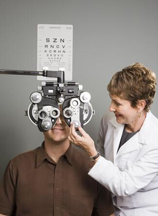 高考视力检查流程,去医院检查视力流程