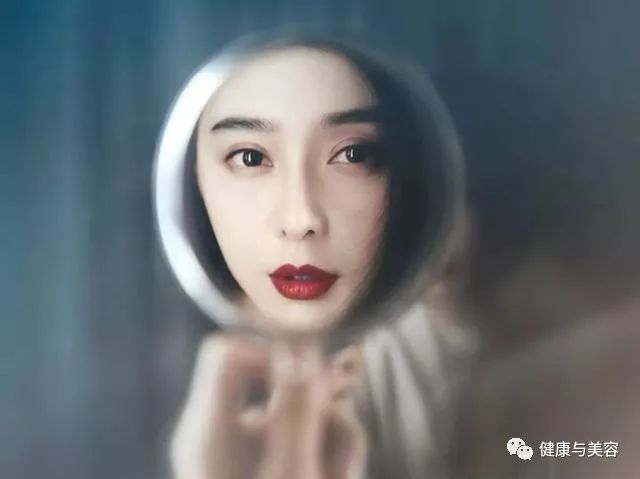 范冰冰涂的是什么口红色号,范冰冰无底妆只涂口红