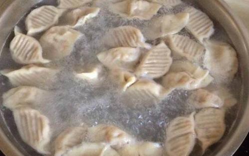 春节如何正确吃饺子,大年夜吃饺子的讲究