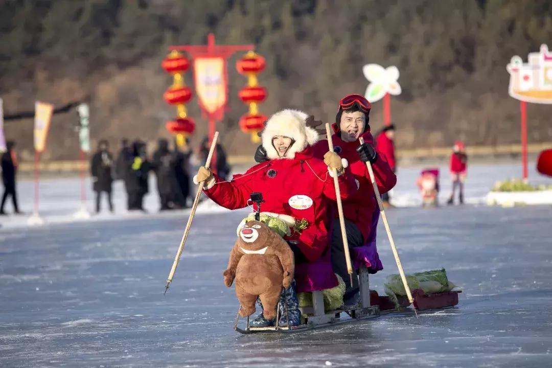 走起~今晚18:30拿出手机摇一摇，《过年啦》惊喜来袭！