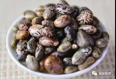 如果你长痘了该如何护理,长痘脱发是怎么回事