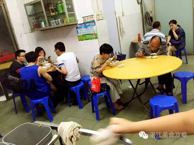 湛江20家“破店”，开着豪车的人都排队去吃！因为它够旧够破够味