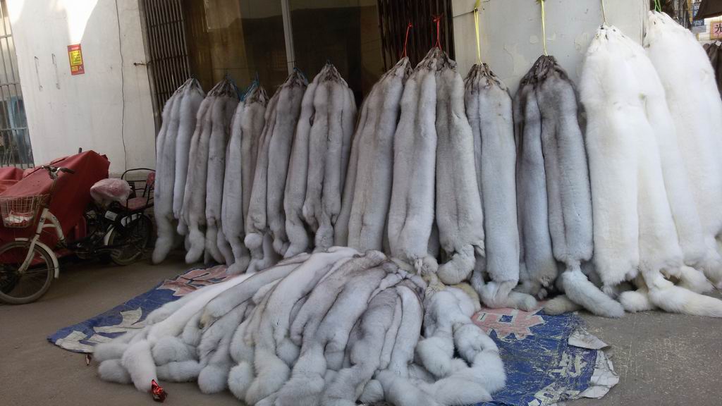 羽绒服毛领是兔毛好还是狐狸毛好,狐狸毛真毛领40-50岁羽绒服女短款