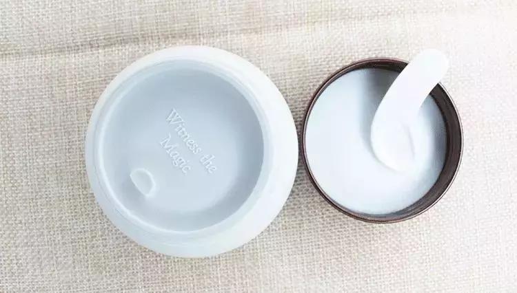 可以搓出奶珠的面霜,能揉出粉珠的面霜