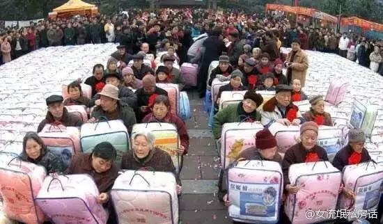 杜海涛机场购物袋,杜海涛背什么牌子的包