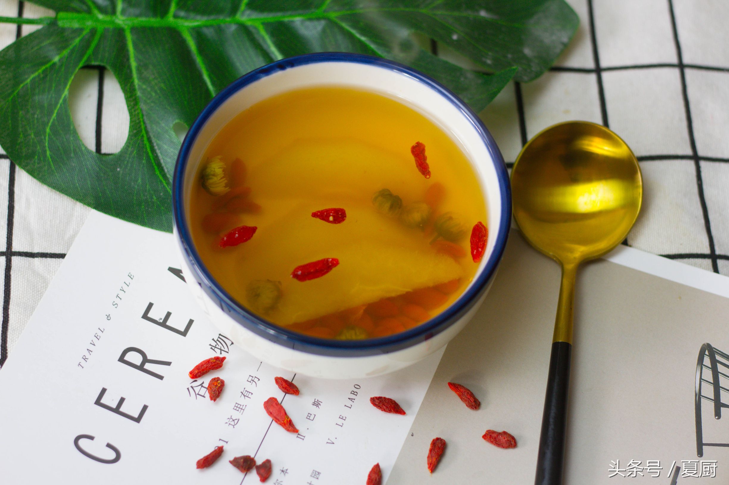 发财中国年吃太多的热气食物，菊花雪梨茶清肺热，性价比很高