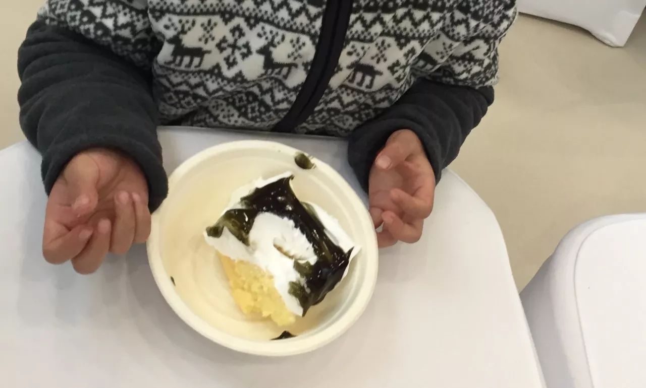 2.6米宝马logo大蛋糕,300人没有吃完