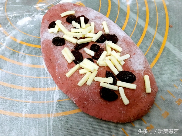 红的出彩与自信,丰富内涵不是吹出来