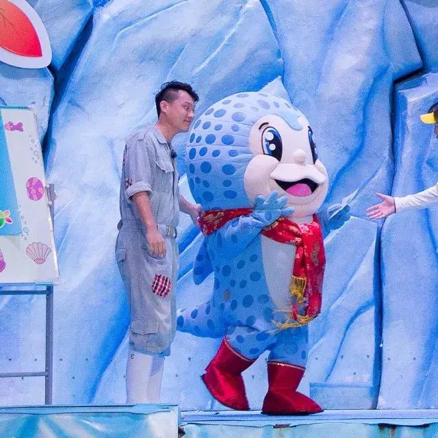 腊月二十四到大年三十，每晚央视少儿频道陪你《过年啦》！