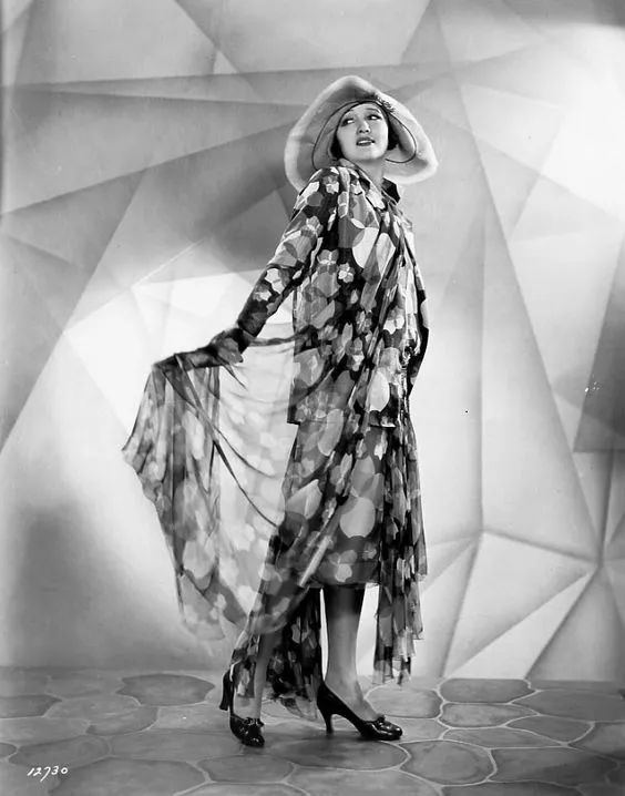 她比卓伟更恶毒，却被誉为最“伟大”的八卦记者！