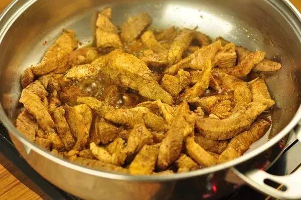 怎样做猪肉干好吃家庭做法,自制猪肉干最简单的方法