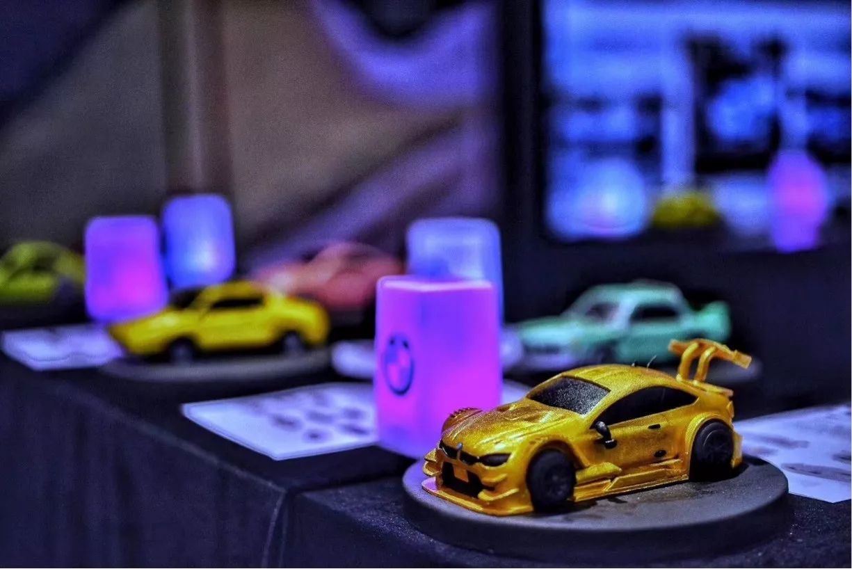 2.6米宝马logo大蛋糕,300人没有吃完