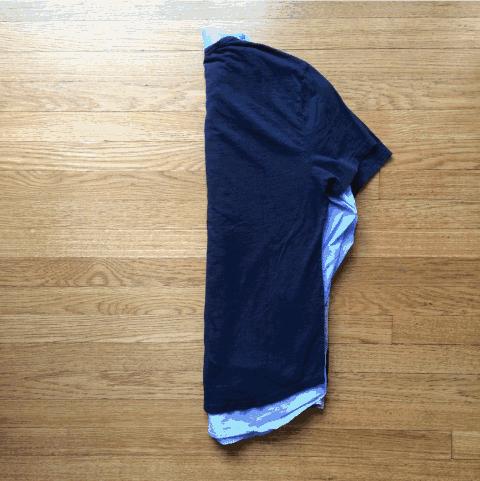 我叠衣服,叠一件衣服用三步完成