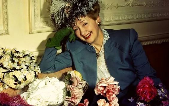 她比卓伟更恶毒，却被誉为最“伟大”的八卦记者！