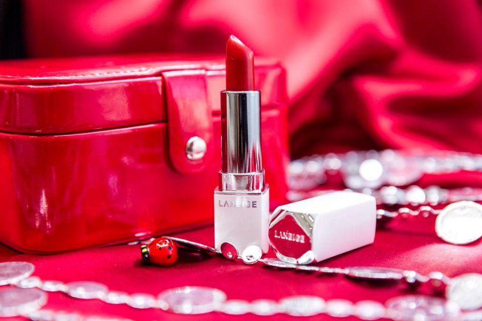 跟着宋慧乔、李圣经一起打造“新年妆”,你看怎么样?