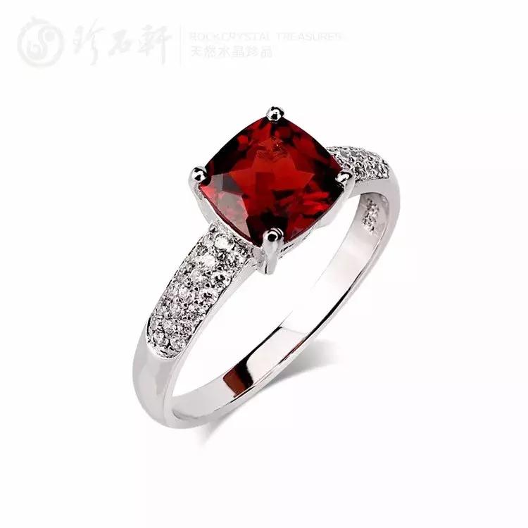 刚认识的女生情人节送什么礼物,情人节女朋友创意礼物