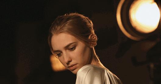 肤若白雪朱唇红,肤若白雪最美的图