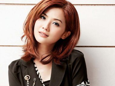 2021年适合大脸最流行的发型,大脸发型女2022流行短发发型减龄